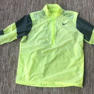 Men’s Nike Golf Quarter-zip rain jacket